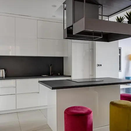 Апартаменты Апартаменты LUXURY APARTMENTS IN THE CITY *