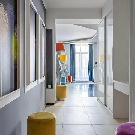 Апартаменты Апартаменты LUXURY APARTMENTS IN THE CITY Минск
